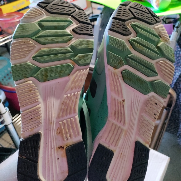 Women's Karhu Shoes - Picture 3 of 4